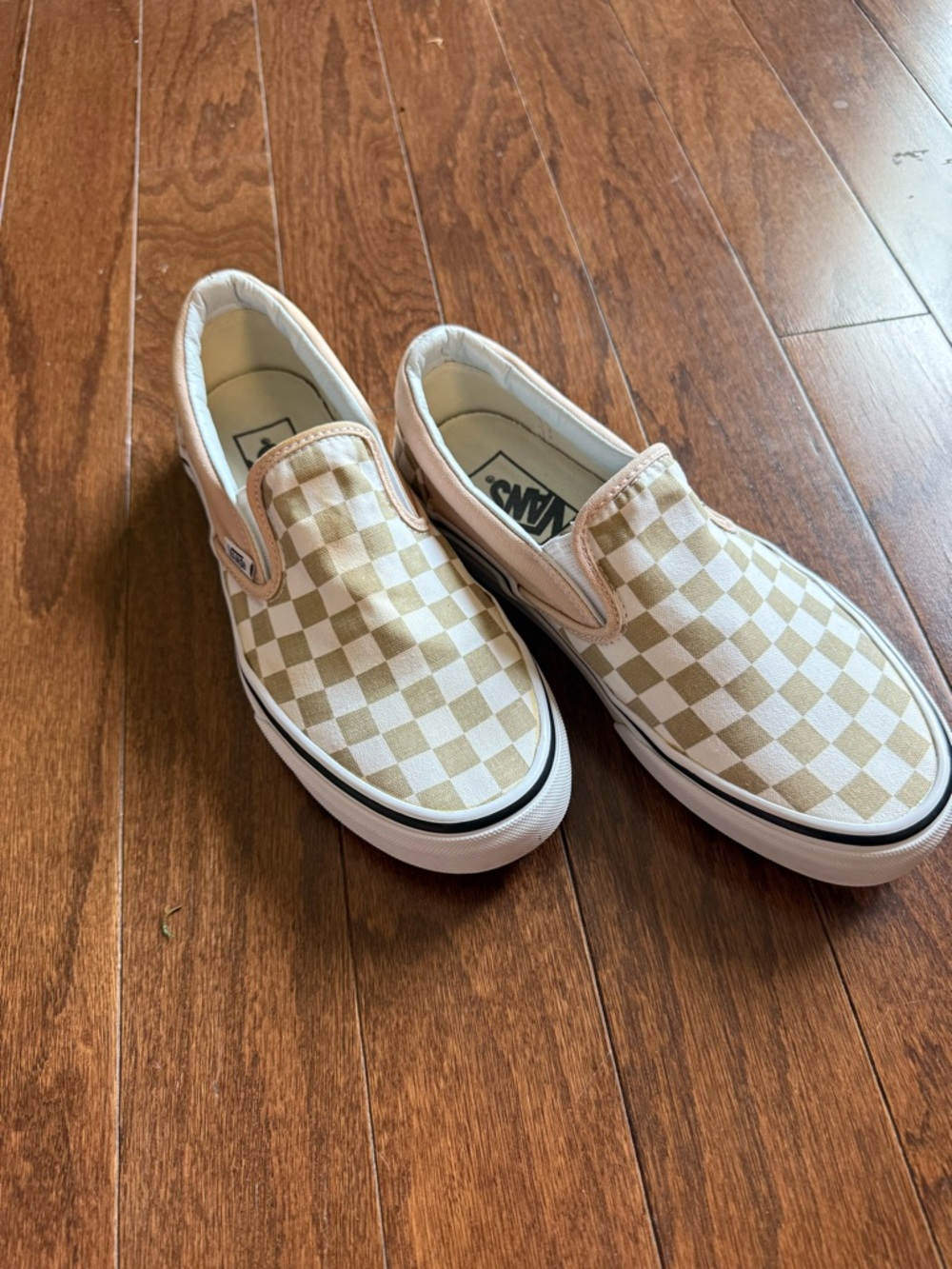 Vans classic Slip-On Sneakers in Beige and White Checkerboard EUC size women’s 7